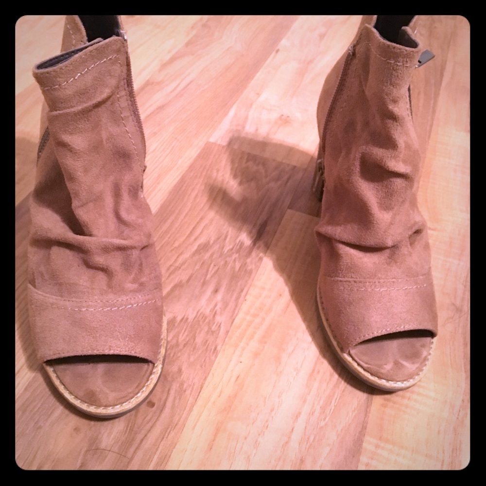 Cute beige booties